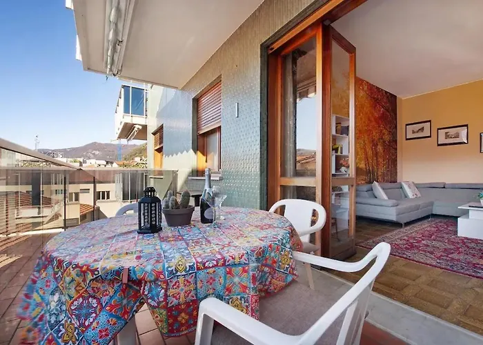 House Of Roses Con Vista Duomo