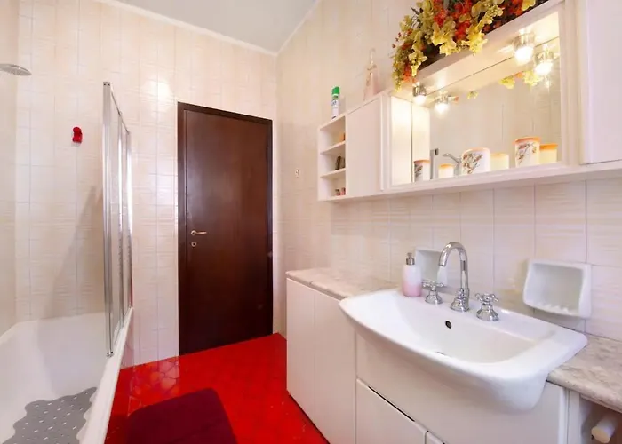 House Of Roses Con Vista Duomo קומו