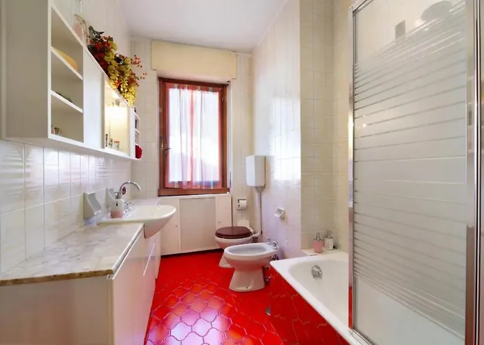 House Of Roses Con Vista Duomo * קומו