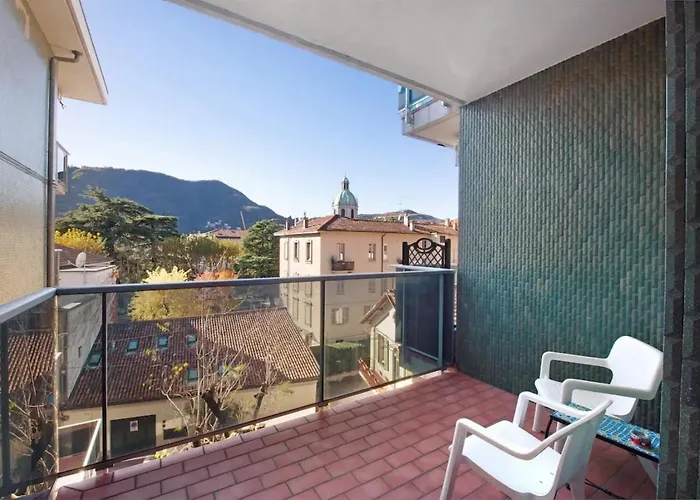 House Of Roses Con Vista Duomo קומו