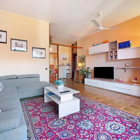 House Of Roses Con Vista Duomo Сasa de vacaciones Como